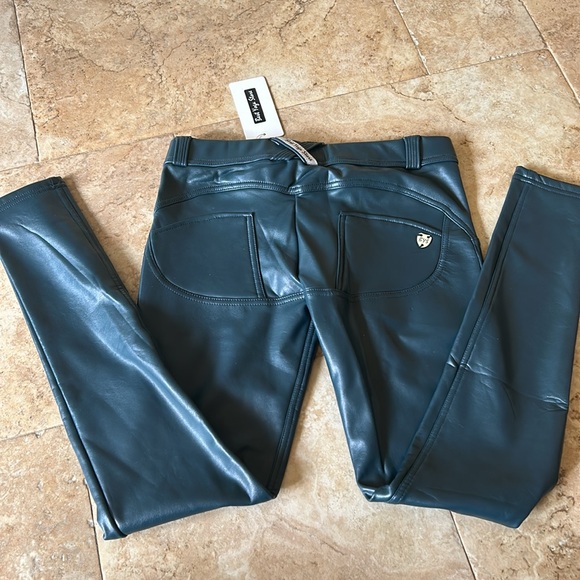 Best yoga store leggings - Picture 4 of 9